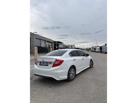 Sahibinden Honda Civic 1.6i VTEC Eco Elegance 2013 Model