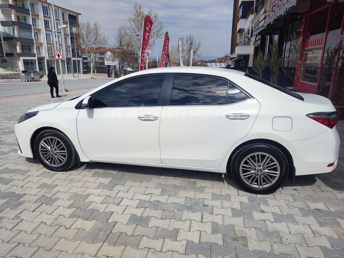 Galeriden Toyota Corolla 1.6 Advance 2018 Model Malatya 128.000 km Beyaz 4