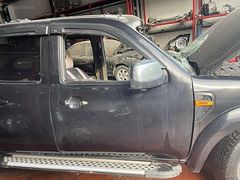 Ford Ranger 2011 sağ ön kapı