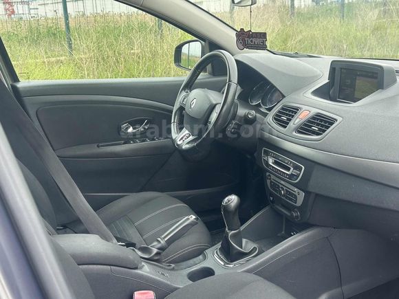 2016 ÇIKIŞLI RENAULT MEGANE 1.5 DCI TOUCH PLUS NAVİGASYON