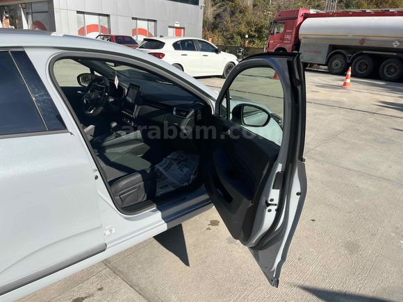 Sahibinden Renault Clio 1.0 TCe Techno Esprit Alpine 2024 Model 