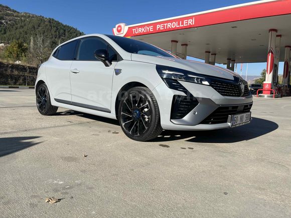 Sahibinden Renault Clio 1.0 TCe Techno Esprit Alpine 2024 Model 