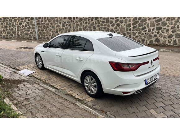 Sahibinden Renault Megane 1.3 TCe Joy Comfort 2022 Model Samsun 123.000 km Beyaz