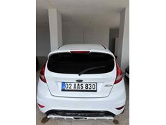 Sahibinden Ford Fiesta 2011 Model
 153 bin km Beyaz