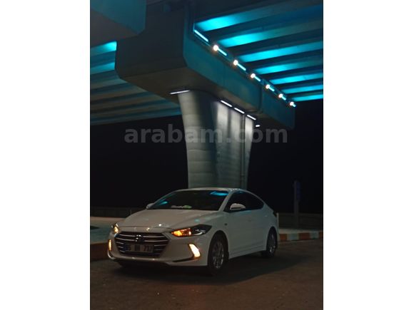 Sahibinden Hyundai Elantra 1.6 D-CVVT Style 2017 Model  83000km Beyaz