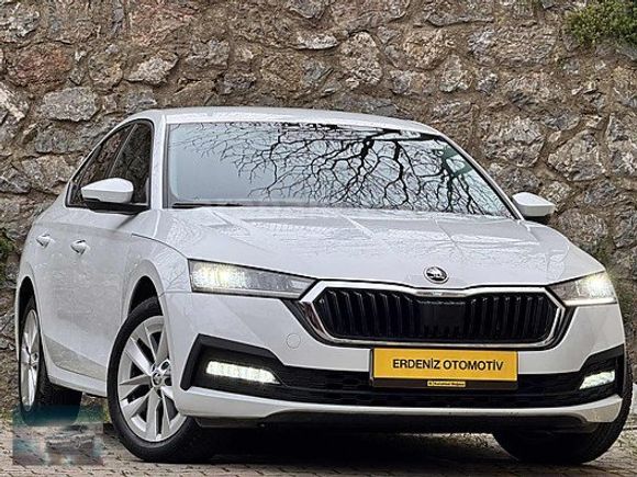 2023ÇIK/DEĞİŞENSİZ TRAMERSİZ 70 B.KM OCTAVİA 1.0 TSI E-TEC HYBRI
