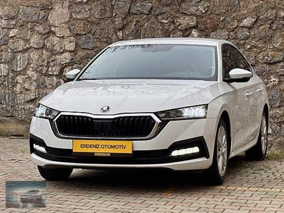 2023ÇIK/DEĞİŞENSİZ TRAMERSİZ 70 B.KM OCTAVİA 1.0 TSI E-TEC HYBRI