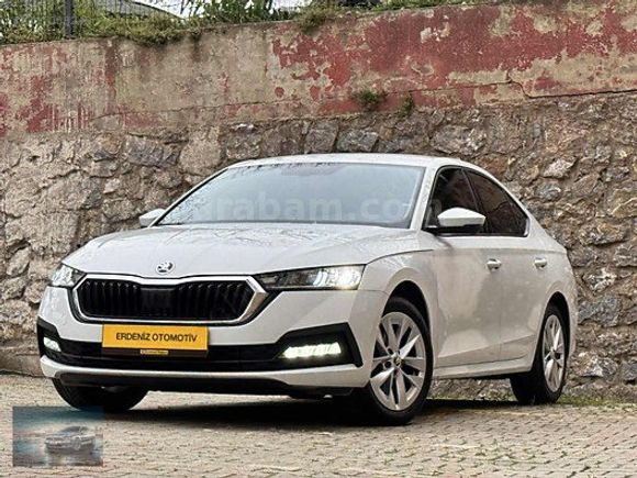 2023ÇIK/DEĞİŞENSİZ TRAMERSİZ 70 B.KM OCTAVİA 1.0 TSI E-TEC HYBRI