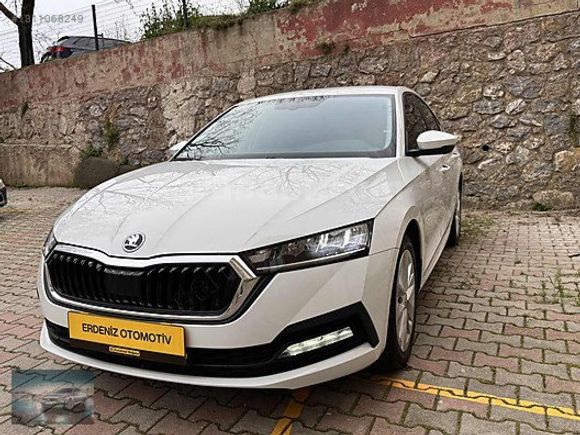 2023ÇIK/DEĞİŞENSİZ TRAMERSİZ 70 B.KM OCTAVİA 1.0 TSI E-TEC HYBRI
