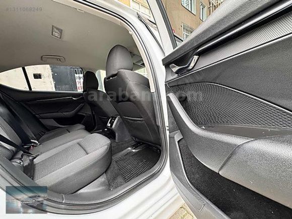 2023ÇIK/DEĞİŞENSİZ TRAMERSİZ 70 B.KM OCTAVİA 1.0 TSI E-TEC HYBRI