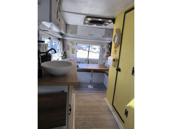 alkovenli karavan