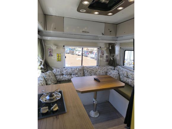 alkovenli karavan