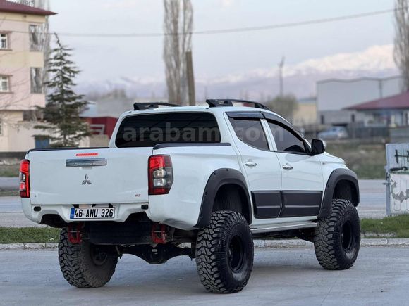 İKAY AUTO'DAN BOL EKSTRALI L200