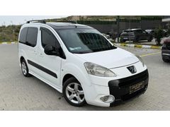 ONUR İNAN OTOMOTİVDEN CAM TAVANLI PARTNER 2011 MODEL 1.6 ZENİTH