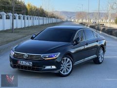 DEĞİŞENSİZ-ÖZEL RENK-DİZEL-OTOMATİK-DÜŞÜKKM-DIŞTAN R LİNE-PASSAT