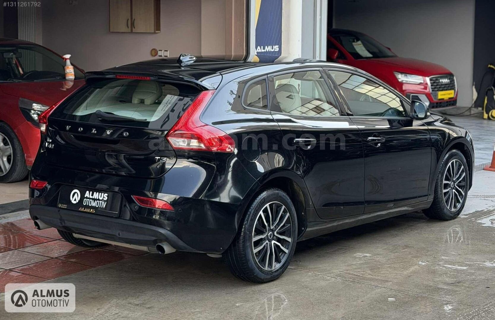 Galeriden Volvo V40 1.5 Inscription 2018 Model İzmir 144.000 km Siyah 6