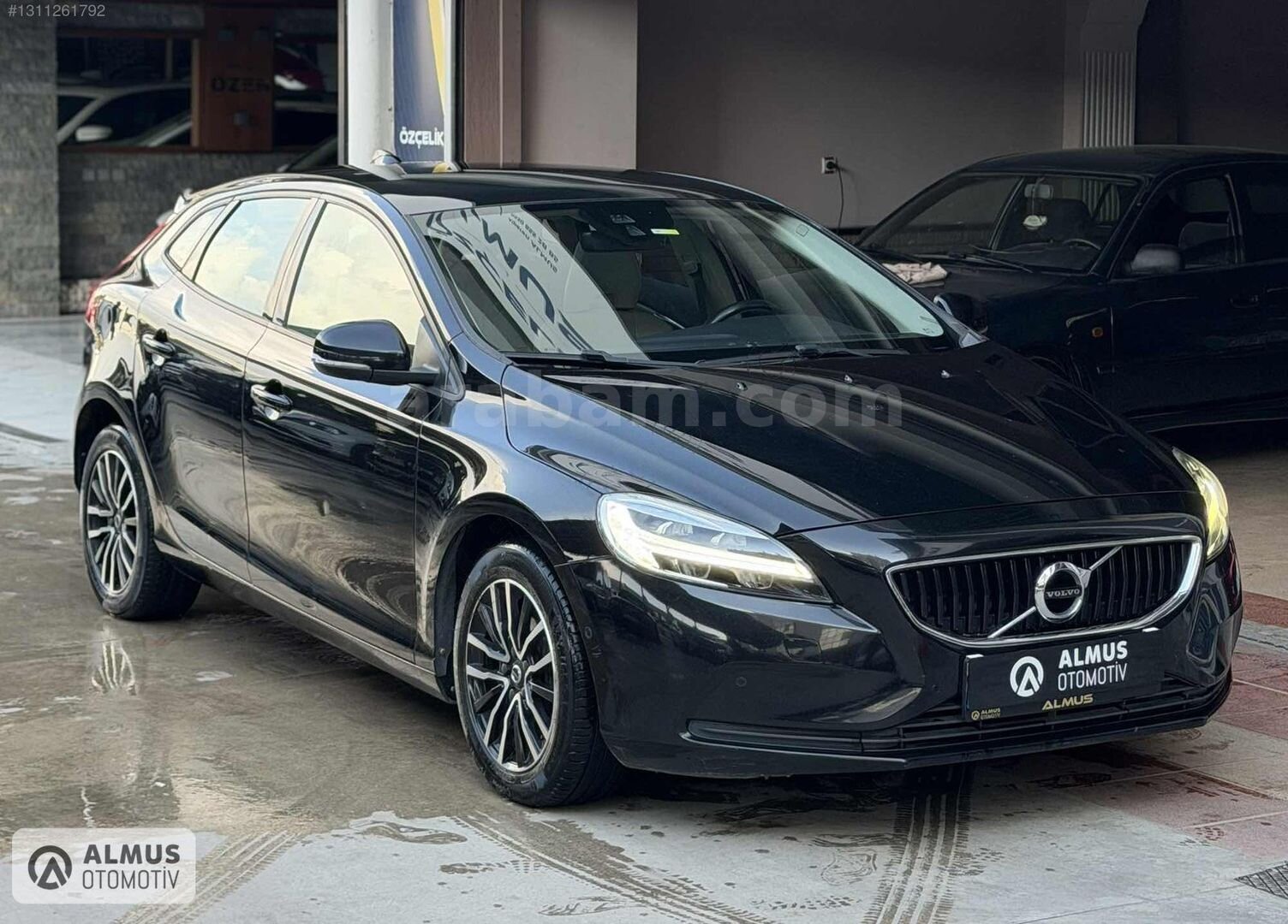 Galeriden Volvo V40 1.5 Inscription 2018 Model İzmir 144.000 km Siyah 1