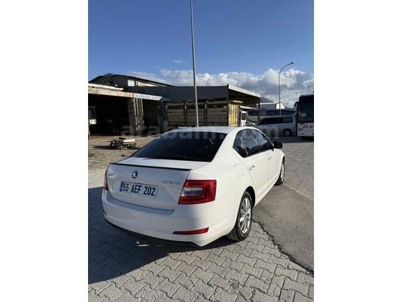 Cam tavanlı düşük km dolular dolusu 