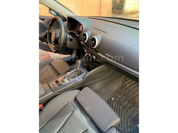 Audi A3 Sedan 1.6 TDI S Line