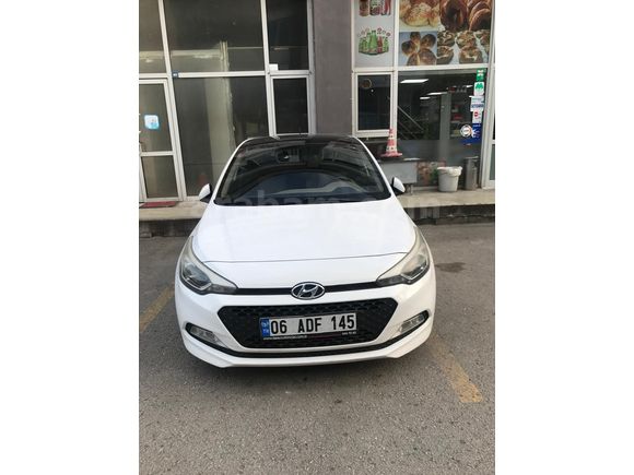 Galeriden Hyundai i20 1.4 MPI Elite Panorama 2016 Model 2017 çıkışlı  Ankara 144.000 km Beyaz