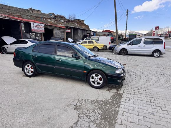 Sahibinden Toyota Avensis 2.0 Sol 1999 Model