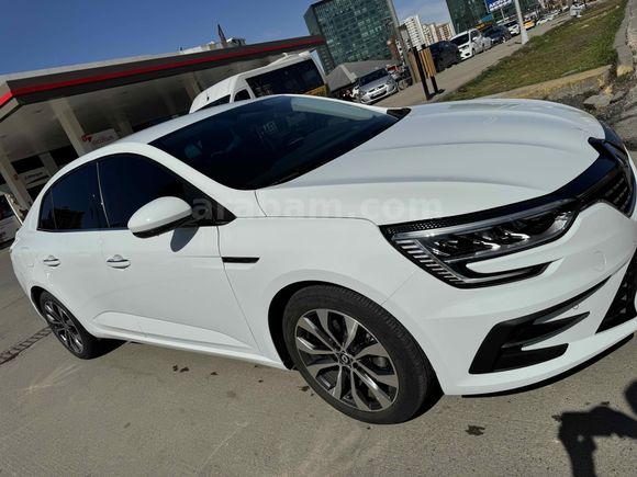 Sahibinden Renault Megane 1.3 TCe Icon 2024 Model 