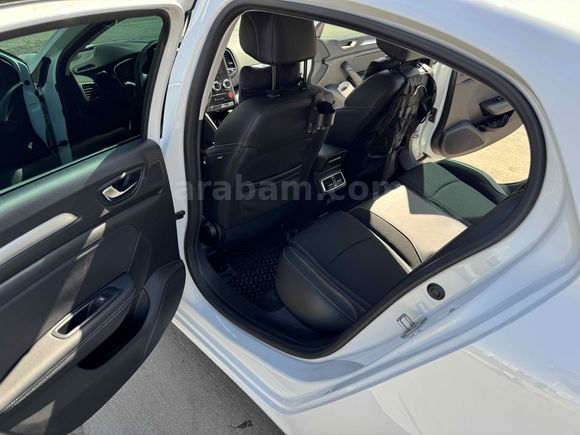 Sahibinden Renault Megane 1.3 TCe Icon 2024 Model 