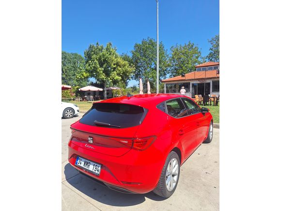 DEFNE OTOMOTİVDEN SATILIK SEAT LEON 1.0 e-TSI KIRMIZI RENK