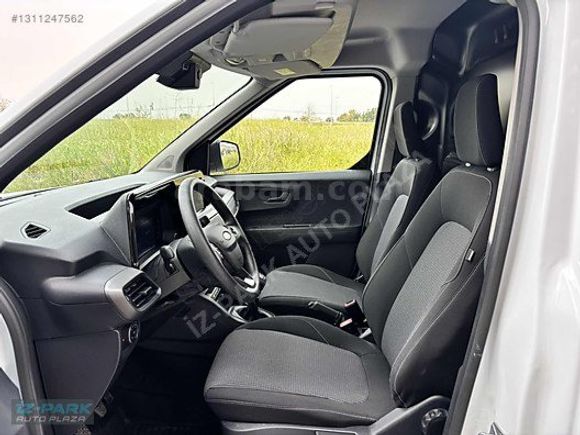 İZ-PARK AUTO 2025 TRANSİT COURİER 1.5 TREND .13.000 HATASIZ KDV