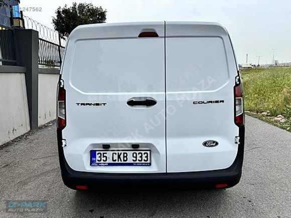 İZ-PARK AUTO 2025 TRANSİT COURİER 1.5 TREND .13.000 HATASIZ KDV