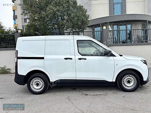 İZ-PARK AUTO 2025 TRANSİT COURİER 1.5 TREND .13.000 HATASIZ KDV