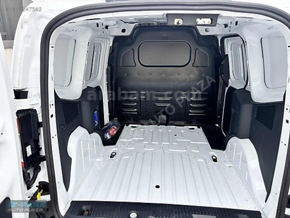 İZ-PARK AUTO 2025 TRANSİT COURİER 1.5 TREND .13.000 HATASIZ KDV