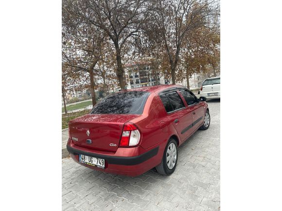 Sahibinden Renault Clio 1.4 Authentique 2005 Model  239.000 km Kırmızı