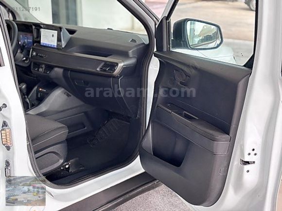 ÖZKAYALAR'DAN 2024 MODEL FORD COURİER