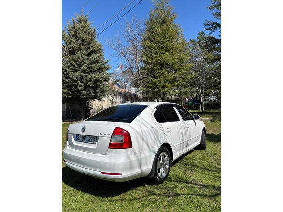 Sahibinden Skoda Octavia 1.6 TDI Ambiente 2011 Model  197.500 km Beyaz