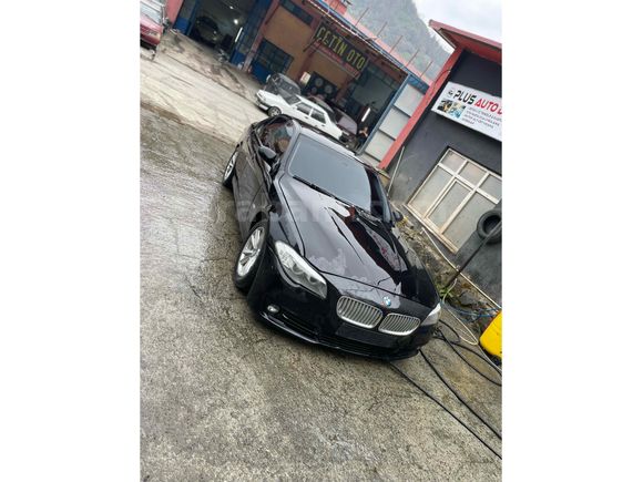Sahibinden BMW 5 Serisi 520i Sport 2000 Model  315.000 km Siyah