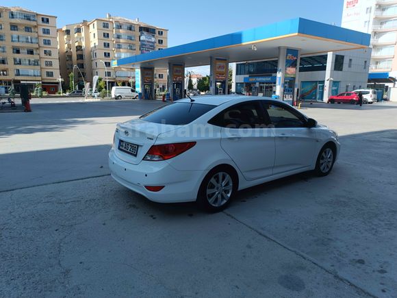 Sahibinden Hyundai Accent Blue 1.6 CRDI Mode Plus 2015 Model 
