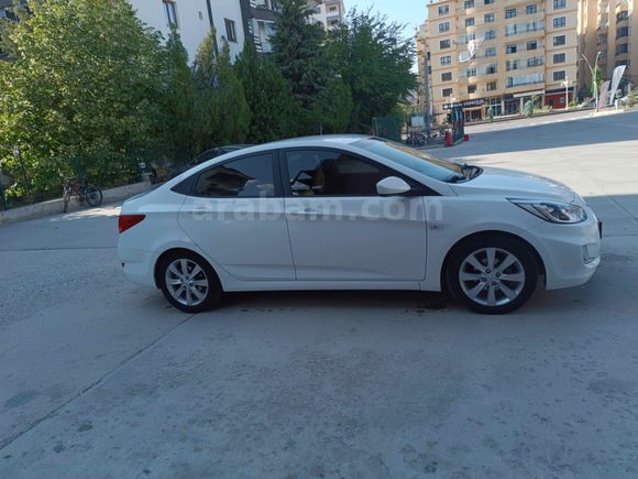 Sahibinden Hyundai Accent Blue 1.6 CRDI Mode Plus 2015 Model 
