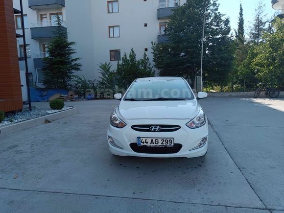 Sahibinden Hyundai Accent Blue 1.6 CRDI Mode Plus 2015 Model 