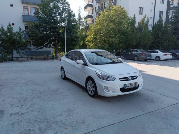 Sahibinden Hyundai Accent Blue 1.6 CRDI Mode Plus 2015 Model 