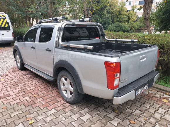 Sahibinden Isuzu D-Max 2.5 4x2 2013 Model.   pazarlık payı vardır.
