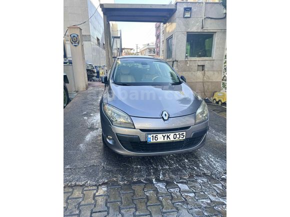 Sahibinden Renault Megane 1.5 dCi Sport Edition 2010 Model  175.000 km Füme
