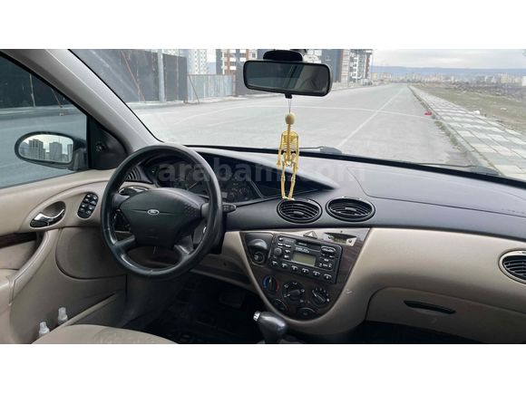 Sahibinden Ford Focus 1.6 Ghia 2001 Model 