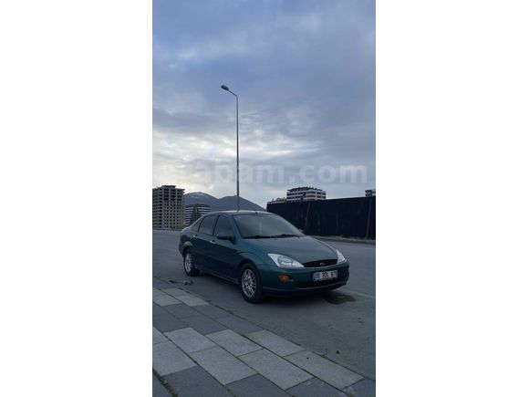 Sahibinden Ford Focus 1.6 Ghia 2001 Model 