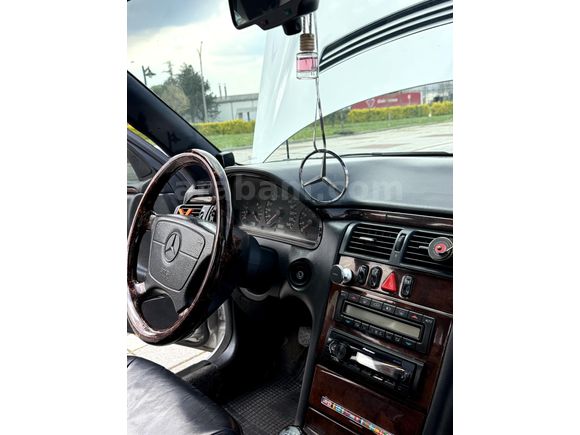 Sahibinden Mercedes - Benz E 200 Elegance 1996 Model
