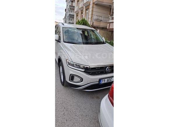 Sahibinden Volkswagen T-Roc 1.5 TSI Life Hatasız 2025 Model  9.733km Gri