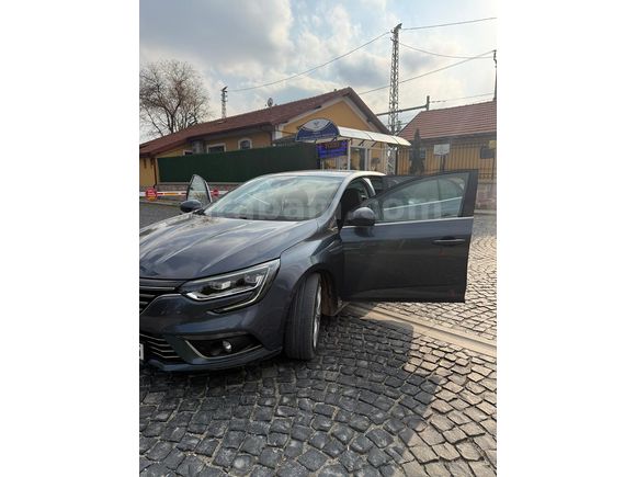 Renault Megane Düşük KM Özel Paket Temiz Araç