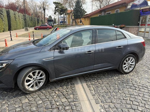 Renault Megane Düşük KM Özel Paket Temiz Araç
