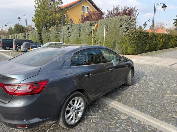 Renault Megane Düşük KM Özel Paket Temiz Araç