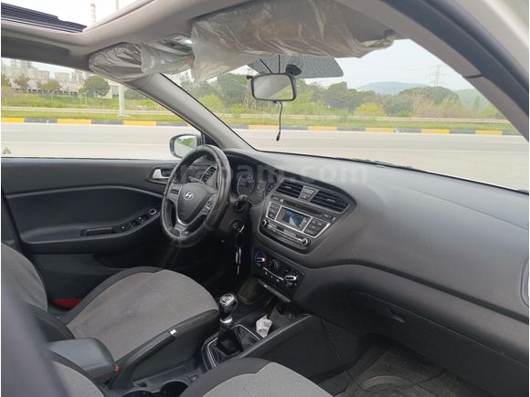 2015 model Hyundai i20 1.2 Style Cam tavanlı